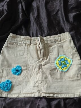 Gloria Vanderbilt Beige Mini Skirt with Turquoise Crochet Accents